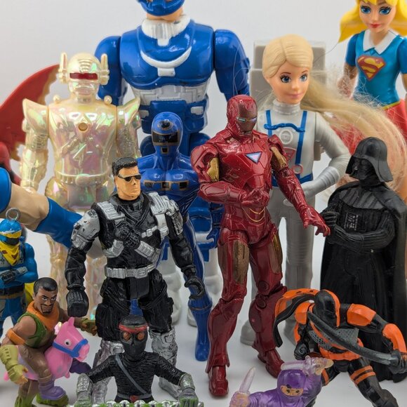 Bundle of various toys and figures - Picture 4 of 5